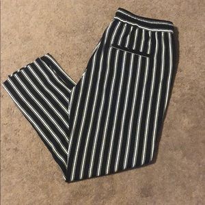 💥SOLD💥 H&M | black & white pants